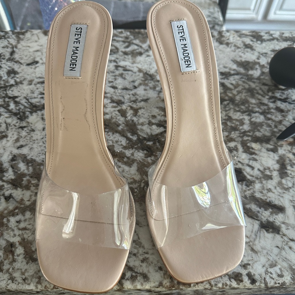 Steve Madden Cream Heels with Modern Minimalist Design